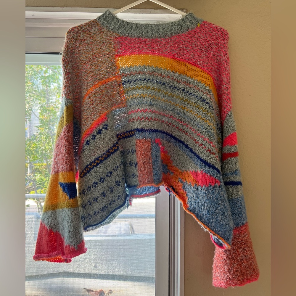 Light weight multicolor sweater